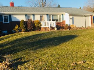 19664 Collier Dr, Meadville, PA 16335