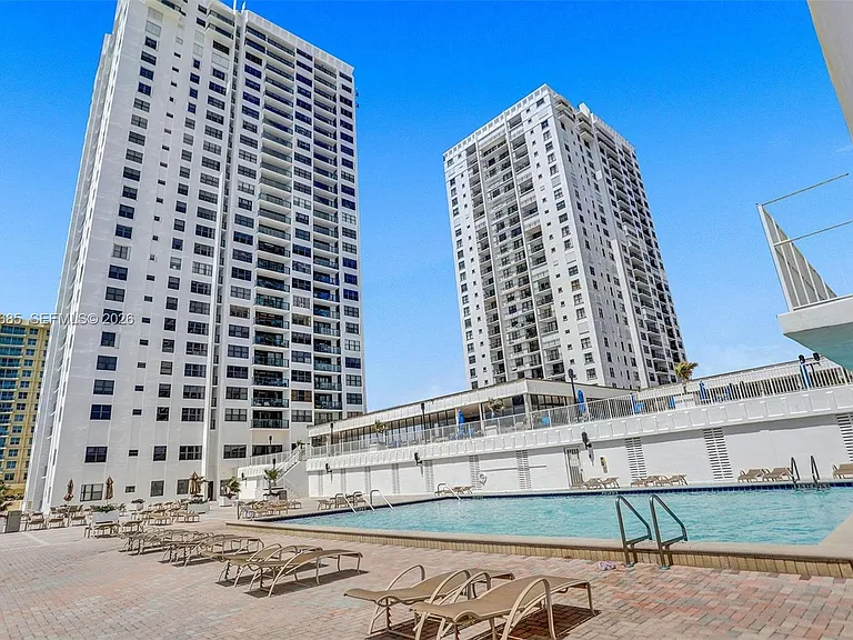 2401 S Ocean Dr #2402 — Photo 30