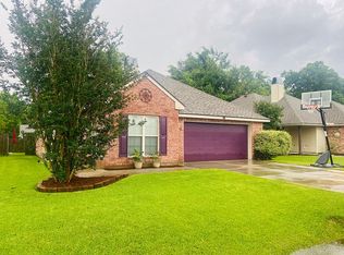 318 Saint Matthias Dr, Carencro, LA 70520