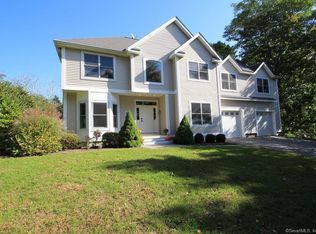87 Ridgewood Ave, Waterford, CT 06385