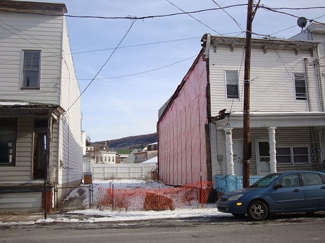 1st image of 100 Coal St