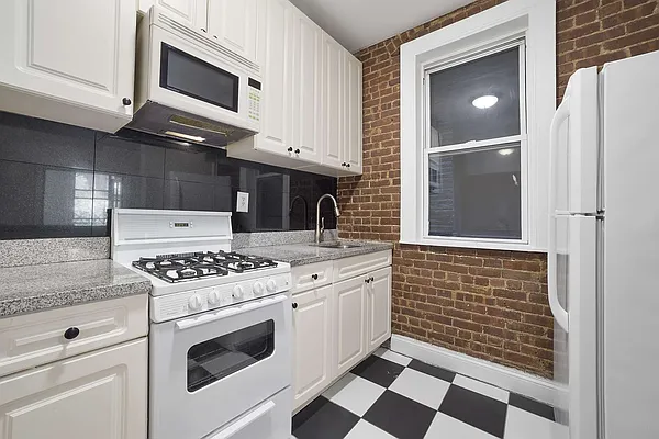 Rented by Cooper & Cooper Real Estate | media 24