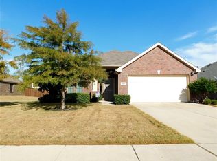 304 Glenview Dr, Oak Pt, TX 75068