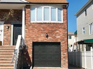 64 Willowwood Ln, Staten Island, NY 10308
