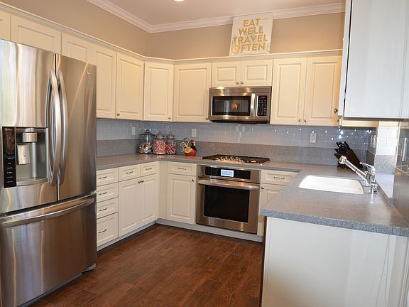 2nd image of 104 Sotocastle Ln