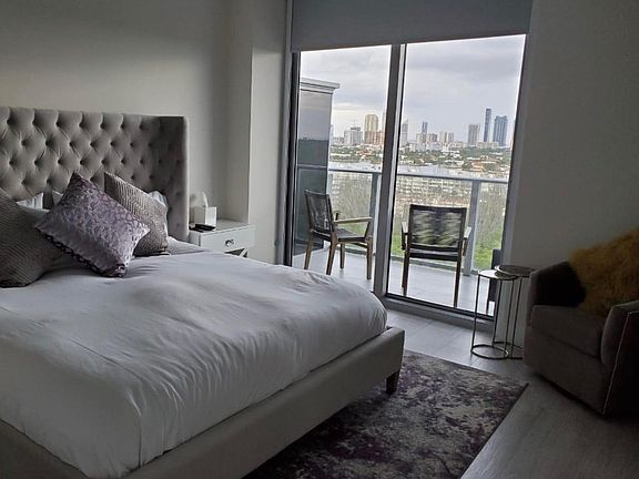 4th image of 16385 Biscayne Blvd Unit 2806