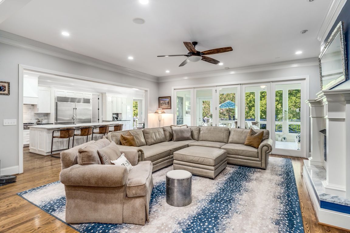 next background image