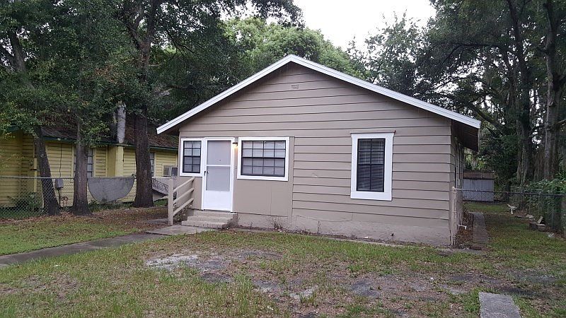 1st image of 621 Emma St