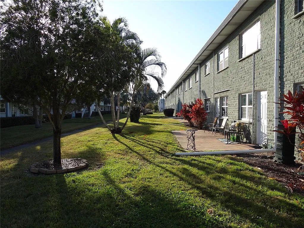 1 bed, 1.0 bath, 765 sqft, $1,300 — Photo 3