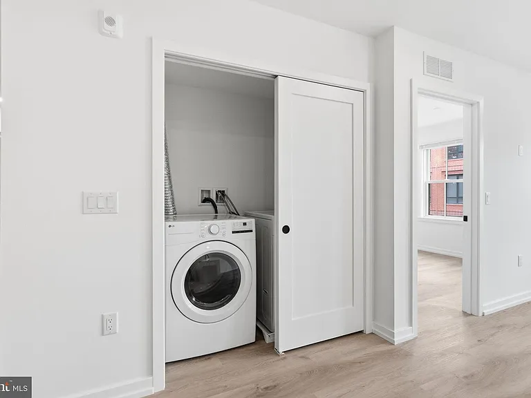 209 New St #5B — Photo 12