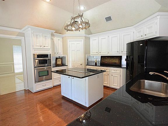 5th image of 5803 Redwood River Dr