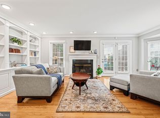 913 Rolfe Pl, Alexandria, VA 22314