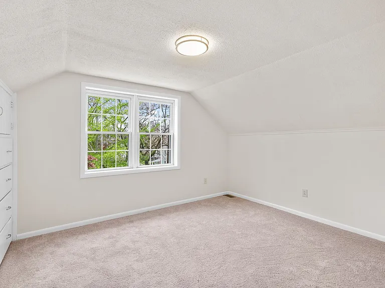 223 E 6th Ave — Photo 15