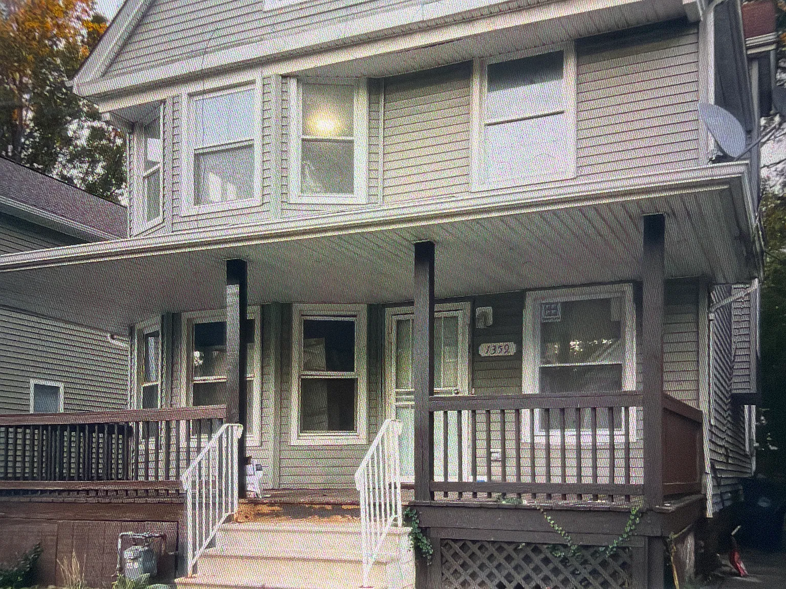 E 114th St, Cleveland — Photo 1