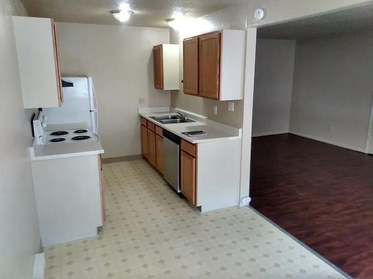 220 N 4th St #19 — Photo 2