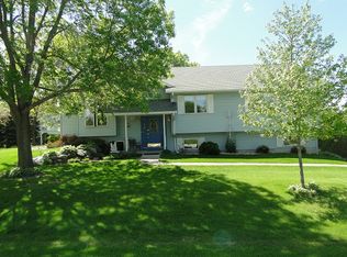 7129 Dorf View Ct, Sauk City, WI 53583
