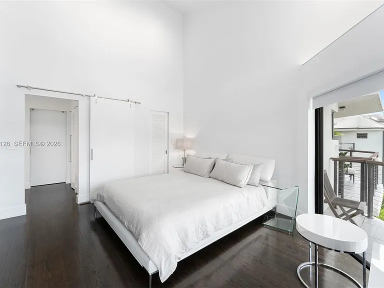 3560 W Fairview St — Photo 20