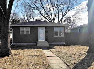 1718 Cedar St, Yankton, SD 57078