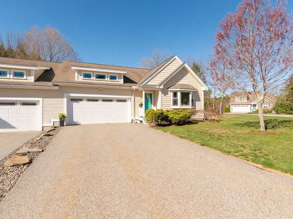 53 Veterans Way #15, Hampstead, NH 03841