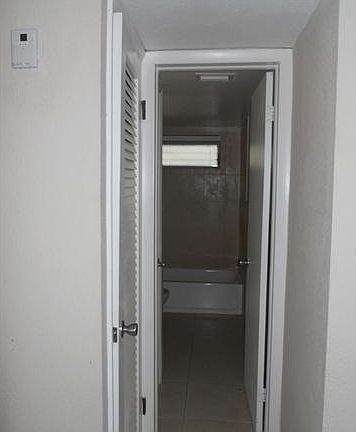 3rd image of 770 NE 128th St APT 105