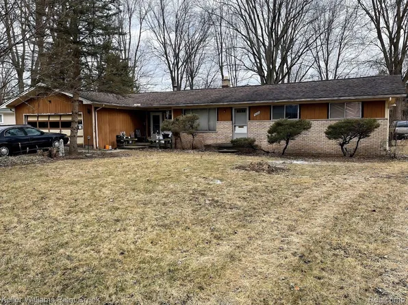 50250 Gravel Rdg, Shelby Township, MI 48317