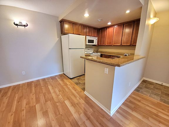 3rd image of 432 Edgehill Ln Unit 78