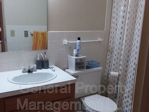 5th image of 221 Lake St #0