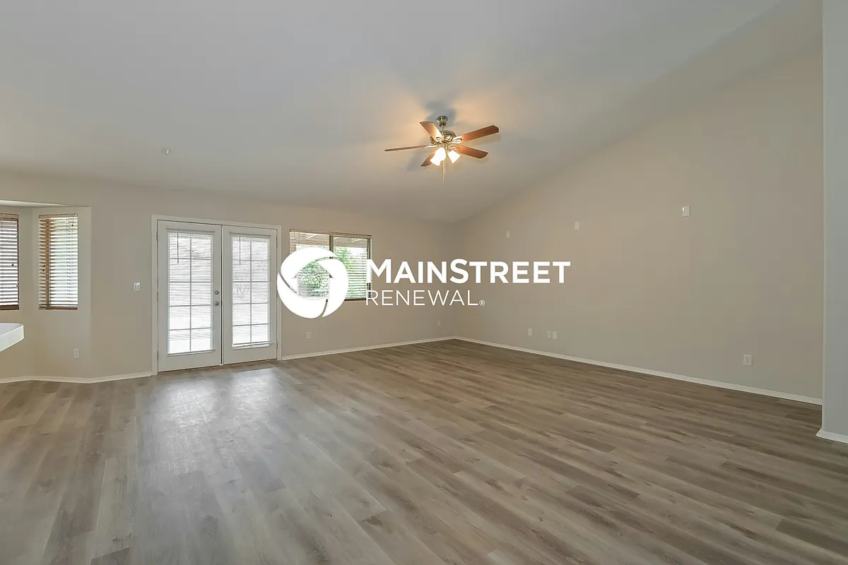 Living Room - 10614 E Bridgeport St
