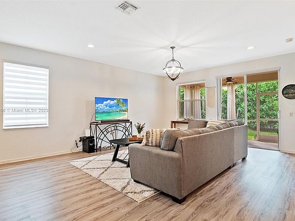 4th image of 1789 Aspen Ln