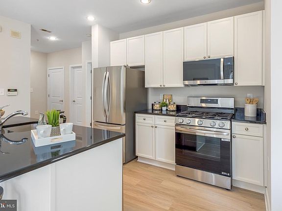 4th image of 181 E Reed Ave APT 103