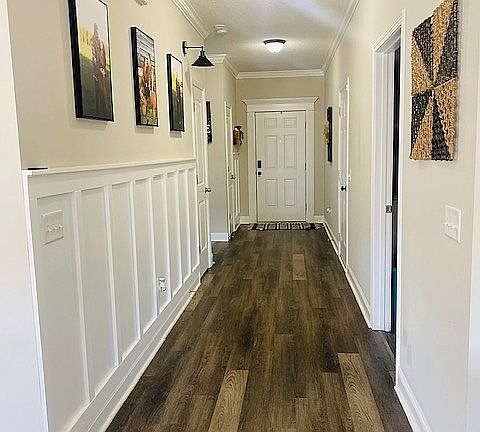 2nd image of 279 Alcott Cir