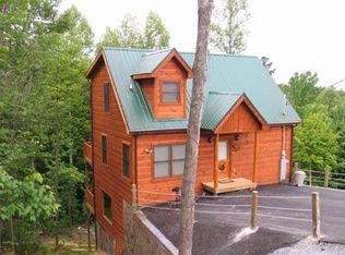 1825 Cherry View Ln, Gatlinburg, TN 37876