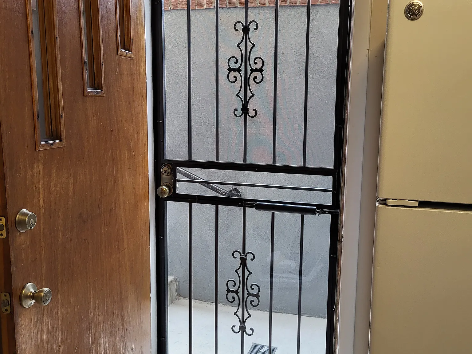 2 bed, 800 sqft, $1,700 — Photo 2