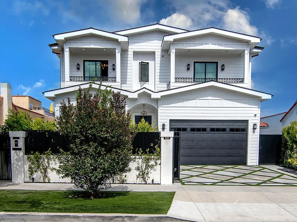 418 N Poinsettia Pl