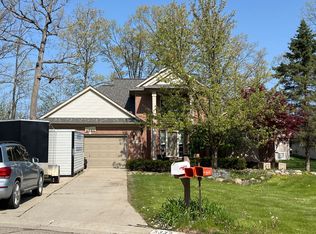 5332 Sandalwood Ct, Grand Blanc, MI 48439