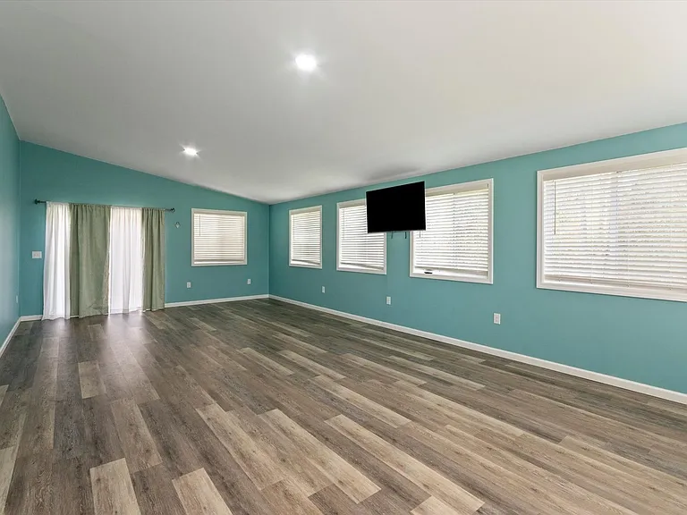 84 Poplar St — Photo 2