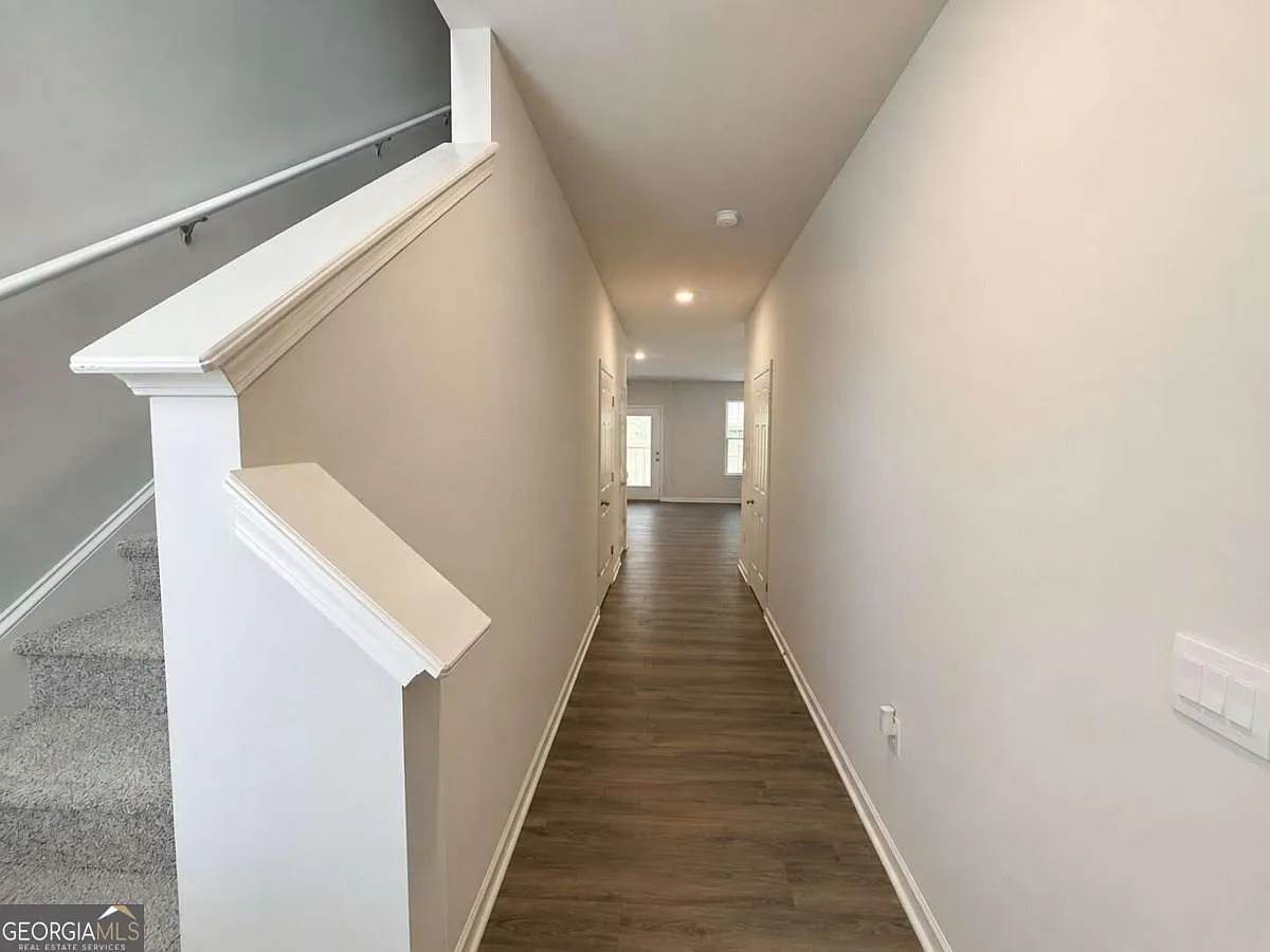 3 bed, 2.5 bath, 1742 sqft, $1,700 — Photo 2