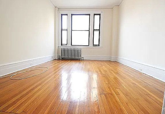 3rd image of 124 W 72nd St APT 8C