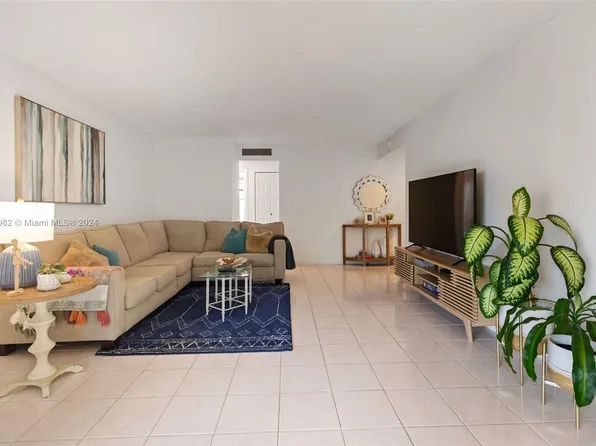 6755 W Broward Blvd APT 411, Plantation, FL 33317