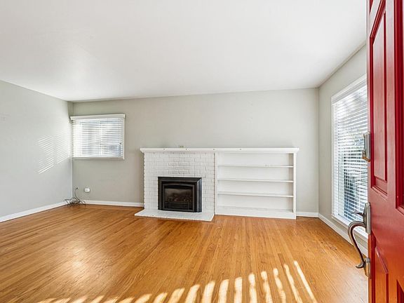 3rd image of 818 Josephine Lane