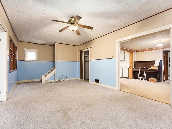 5th image of 272 Burnham St W