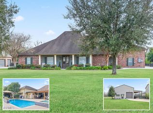 119 Nellies Ln, Broussard, LA 70518