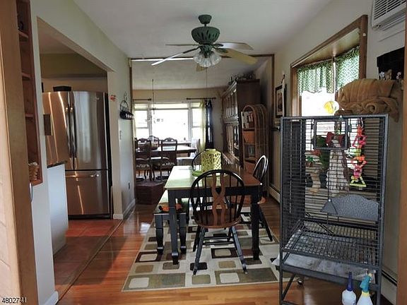 3rd image of 10 Gilbert Dr