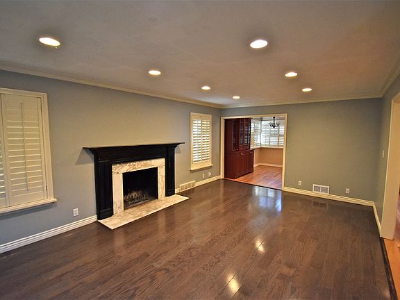 2nd image of 2315 E Lynwood Dr