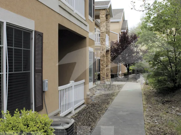 1145 S Canyon Meadow Dr APT 10, Provo, UT 84606