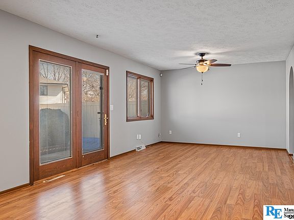 5th image of 12338 Burt St