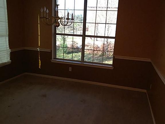 2nd image of 519 Suffolk Dr