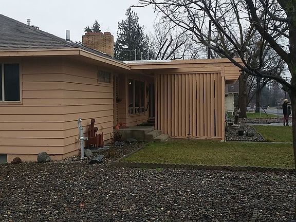 2nd image of 820 Highland Ave