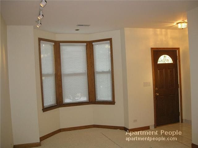1st image of 2915 N Southport Ave APT 1F