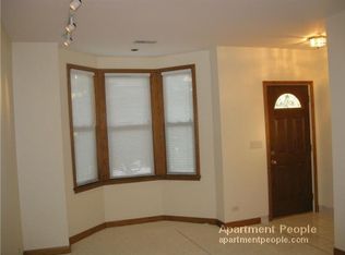 2915 N Southport Ave APT 1F, Chicago, IL 60657